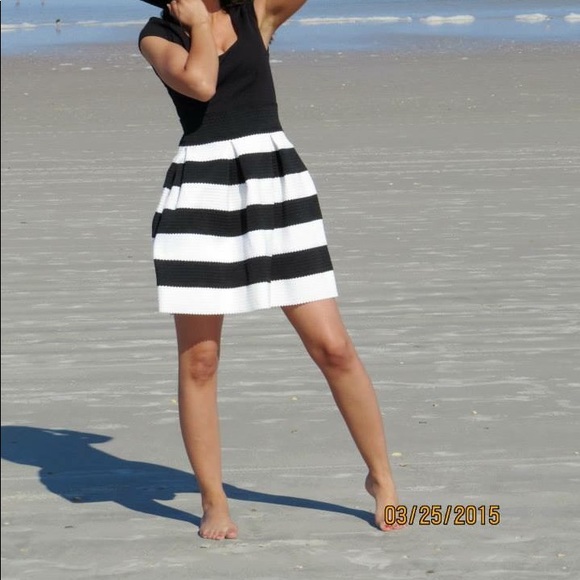 Summer dress - Picture 2 of 7